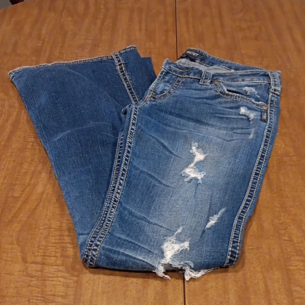Silver Jeans Bootcut Distressed Blue Jeans - Picture 5 of 5